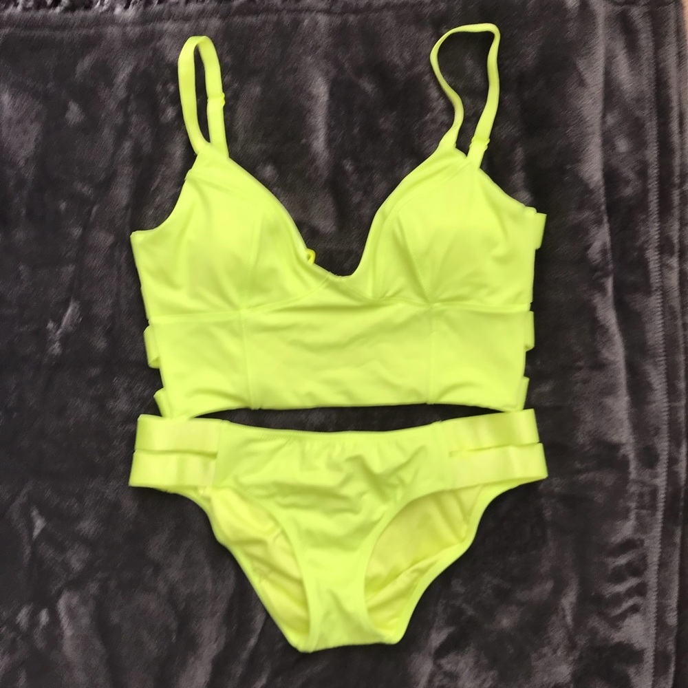 VS Bikini